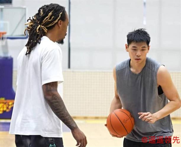 省钱了！麦考尔特训崔永熙加强突破技巧，有望春节后重返赛场！