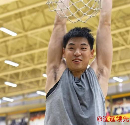 省钱了！麦考尔特训崔永熙加强突破技巧，有望春节后重返赛场！